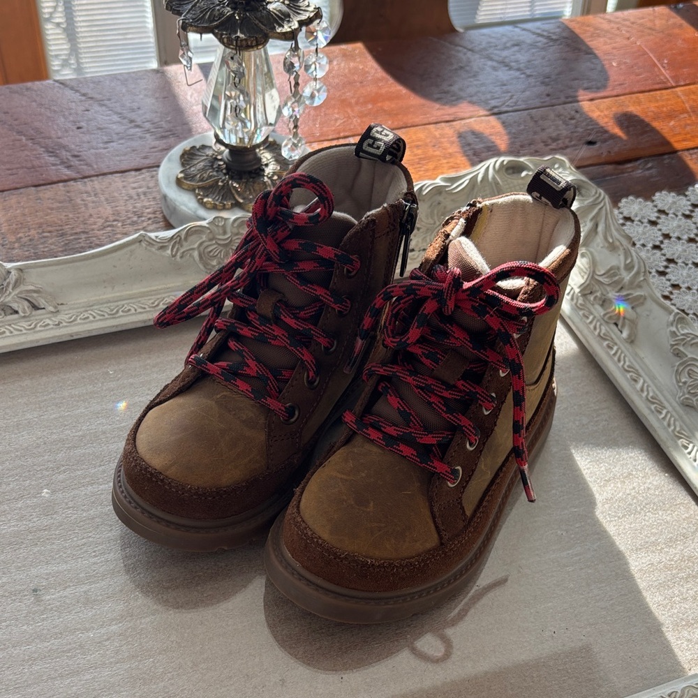 Brown UGG Rickey Weather Boots with Red Laces Size 9 Toddler. NEW No Box